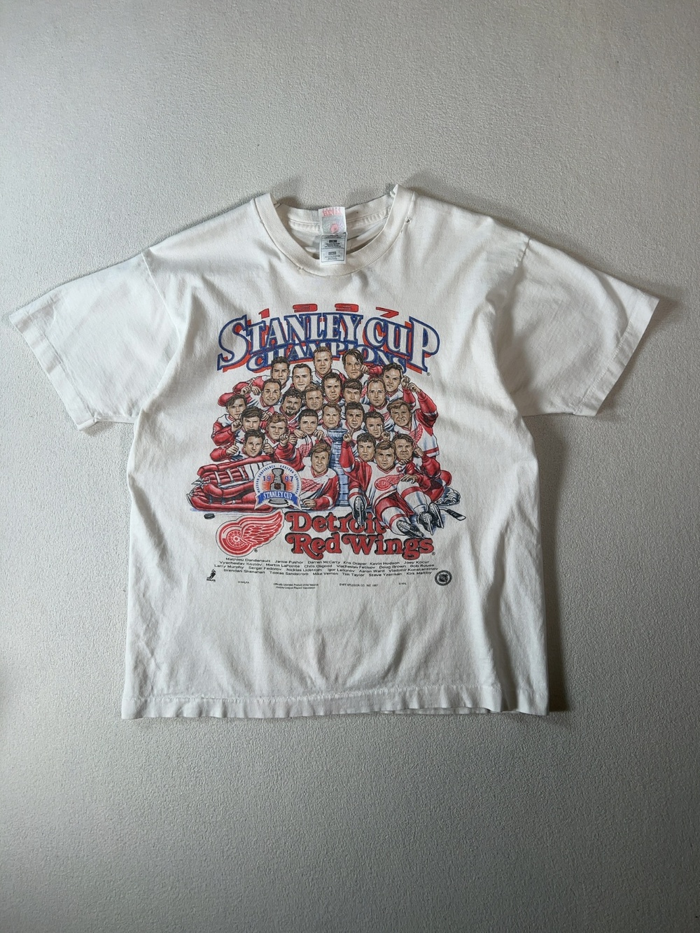 Vintage Fruit of the Loom 1997 Stanley Cup Detroit Red Wings Caricature Tee L
